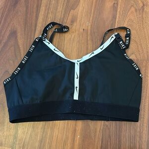 black & white nike sports bra